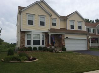 72 W Dahlia Ln, Round Lake Beach, IL