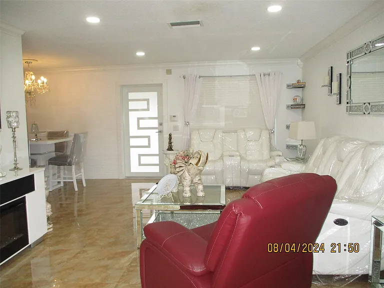 9330 NW 10th St — Photo 3
