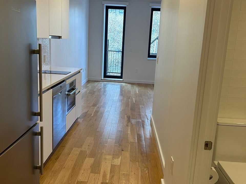 1st image of 48 Allen St #3B