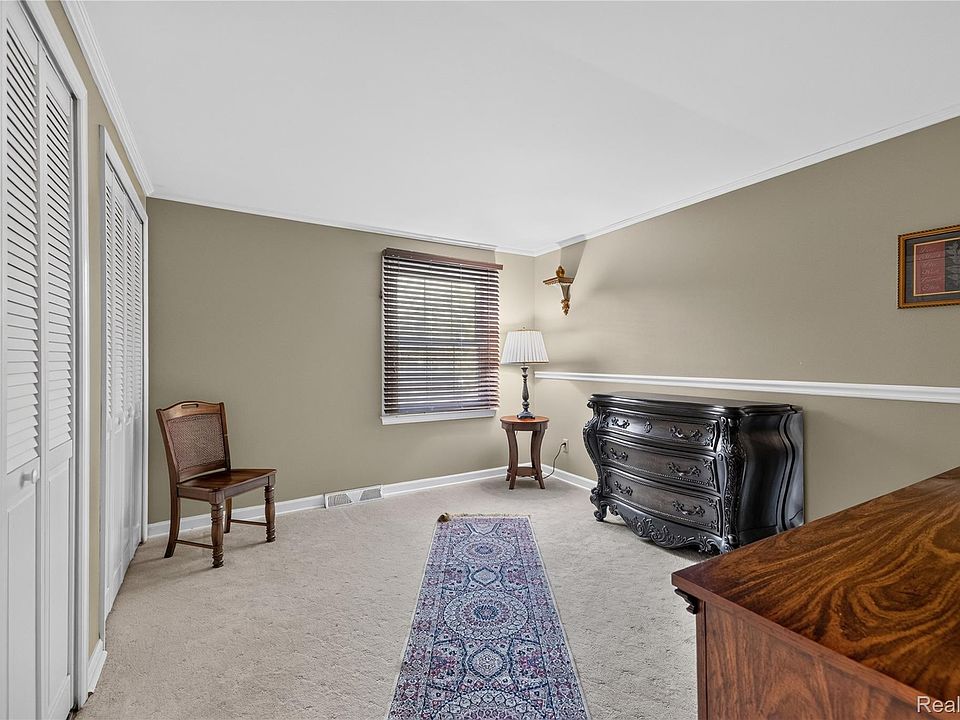 8841 Thorntree Dr, photo 30