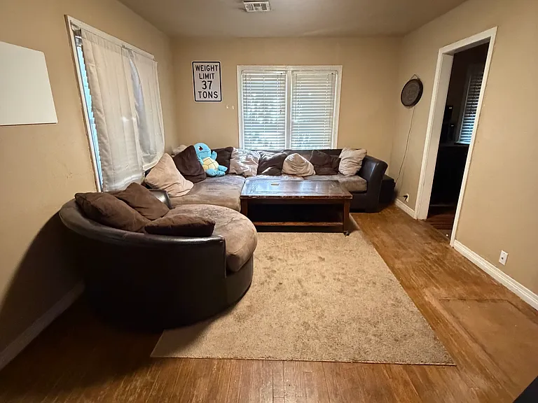 118 W Arapaho Ave — Photo 3
