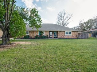 6111 Ten Mile Bridge Rd, Fort Worth, TX 76135