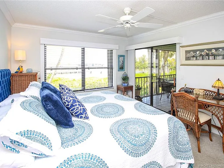 350 NE Edgewater Dr #202 — Photo 17