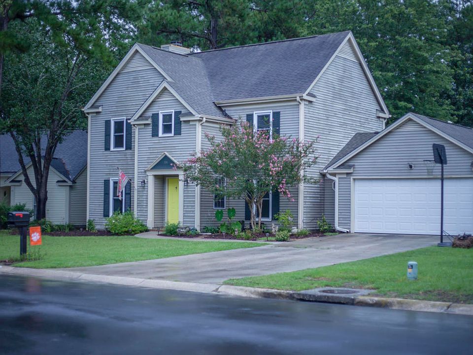 1st image of 114 Alwyn Blvd