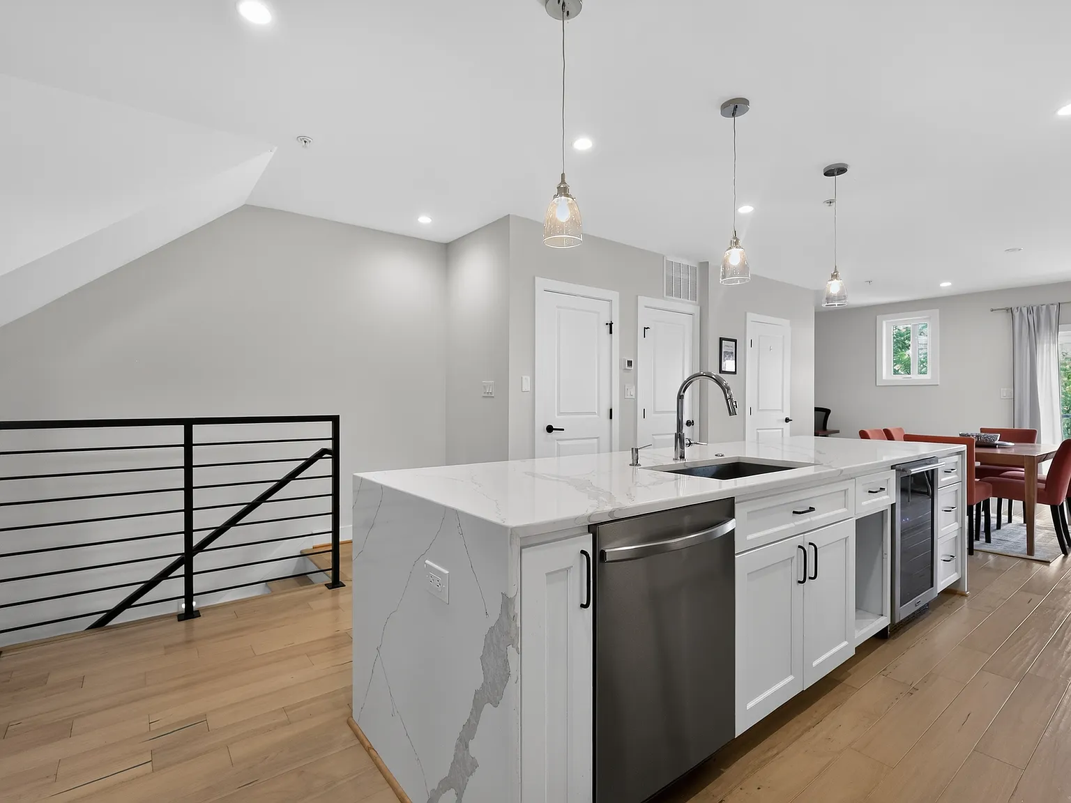 3 bed, 2.5 bath, 1536 sqft, $3,800 — Photo 4