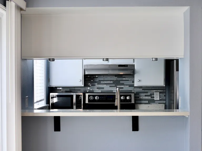 1515 E Union St #304 — Photo 12