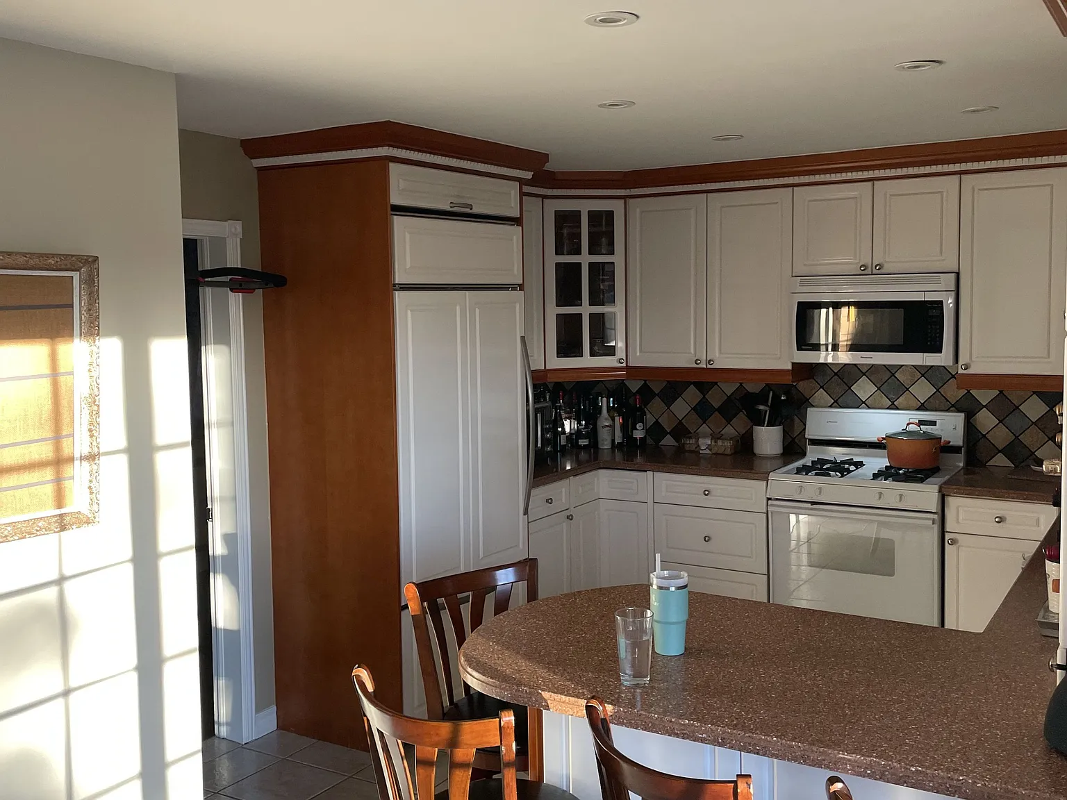 1 bed, $900 — Photo 2