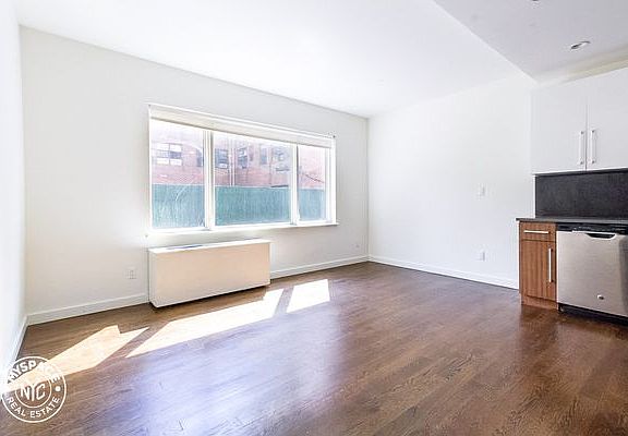 3rd image of 1209 Dekalb Ave #443