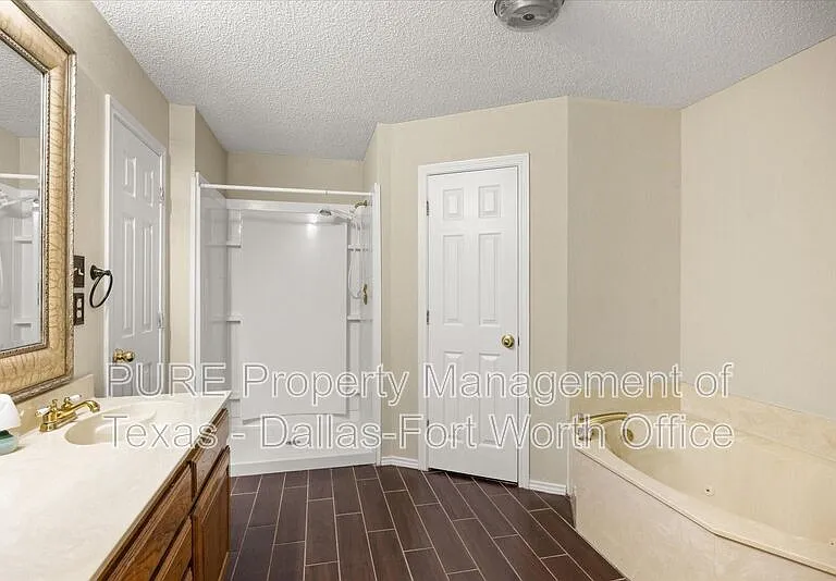 3905 Frisco Cir — Photo 8