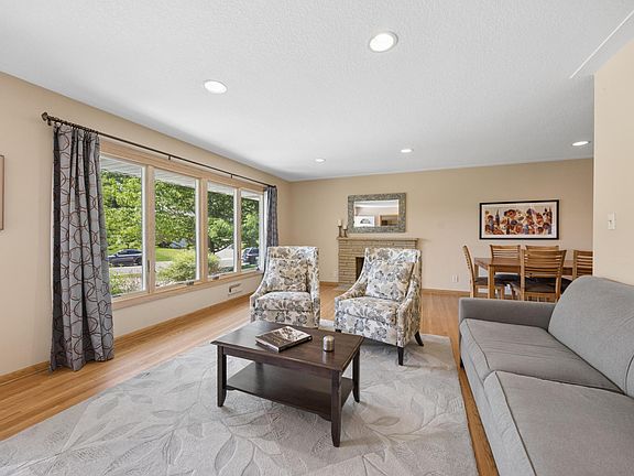 5th image of 6204 Ashcroft Ln