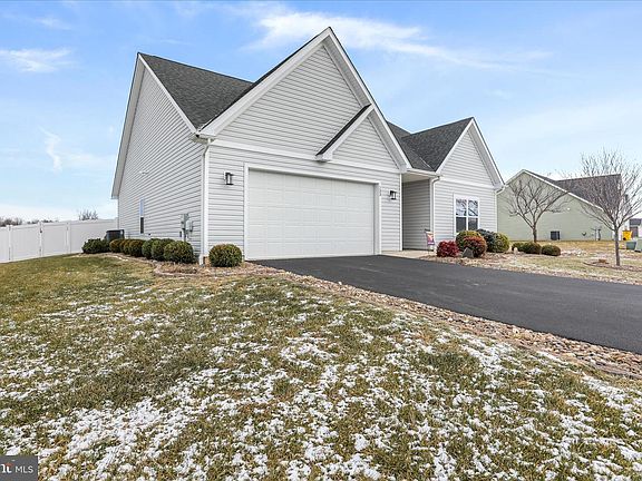 3rd image of 133 Peoney Ln
