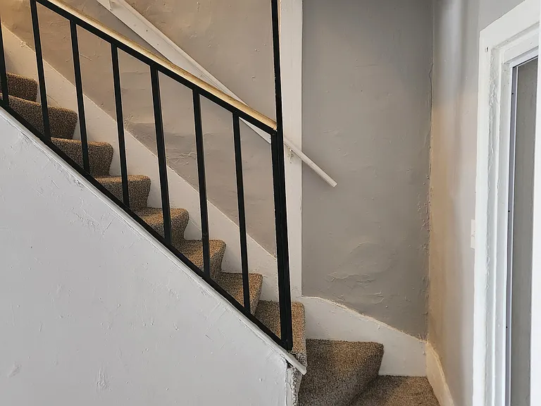 320 Wallace St — Photo 23
