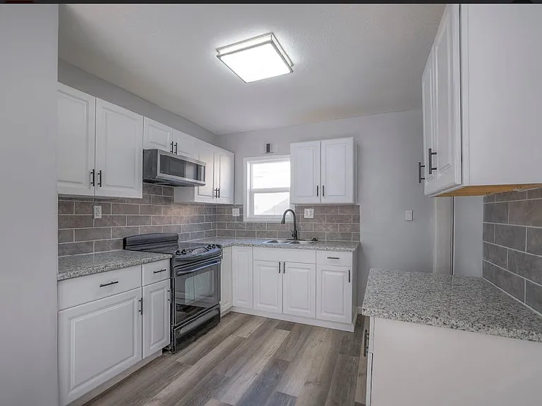 3305 Cleveland Ave — Photo 6