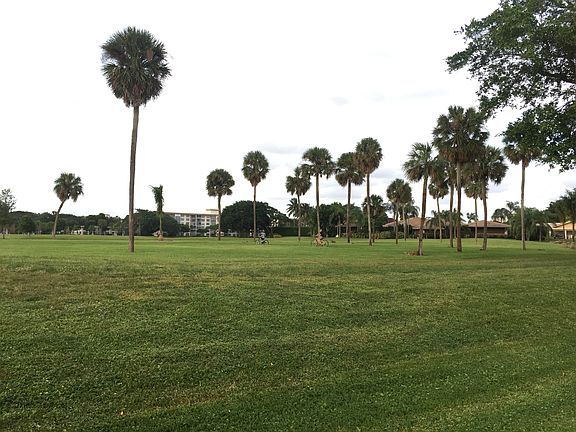 4th image of 3205 N Palm Aire Dr APT 112