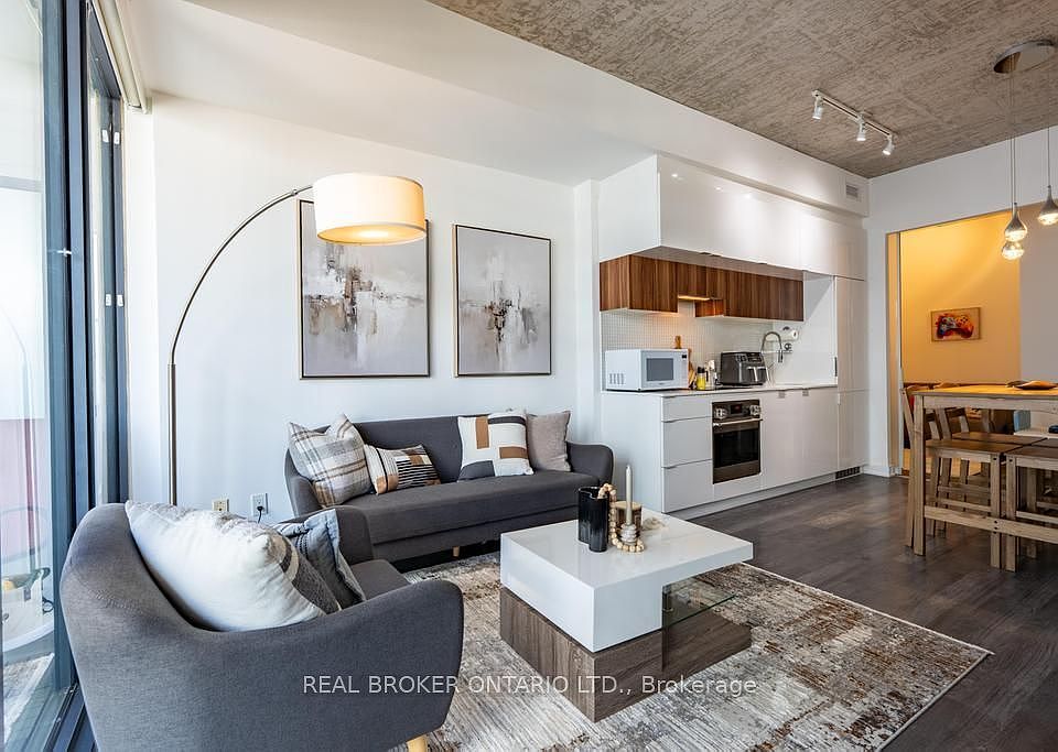 1st image of 185 Roehampton Ave S #1601