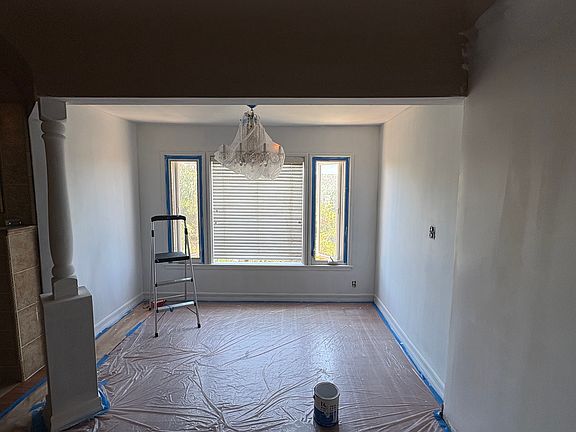 3rd image of 2892 N Griffin Ave