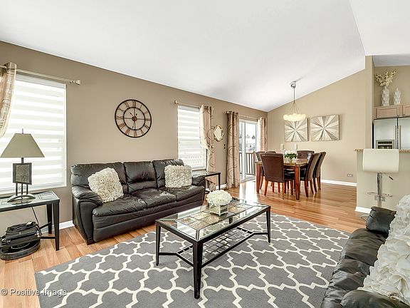 3rd image of 111 Ainsley Dr
