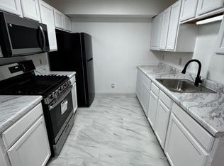 409 S 6th St #1F, Newark, NJ 07103