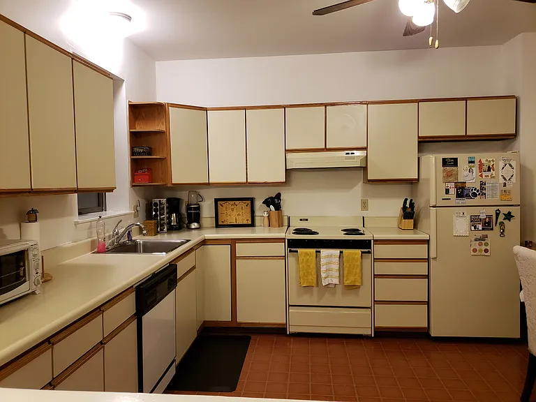671 Ferry St — Photo 9