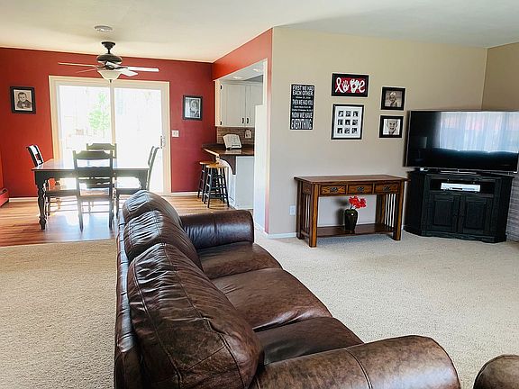 3rd image of 8495 Cranwood Dr