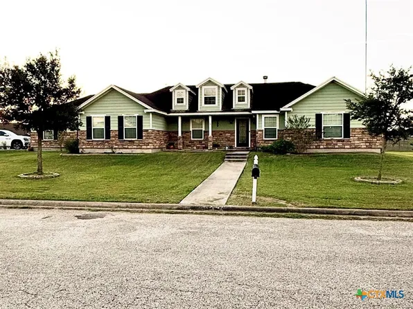 809 Buttercup Dr, Edna, TX 77957