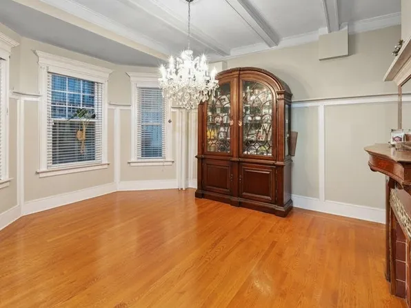 8210 Fort Hamiltn Parkway image 6 of 24