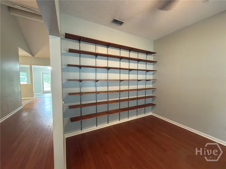 132 Marshview Dr — Photo 4