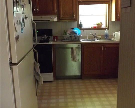 3rd image of 7133 Burr St