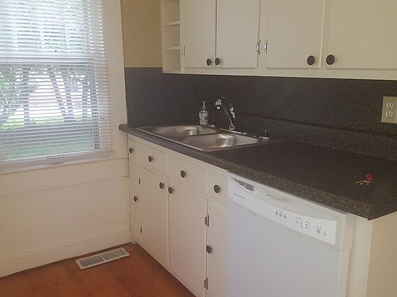 5th image of 725 Osborne Sunset Dr
