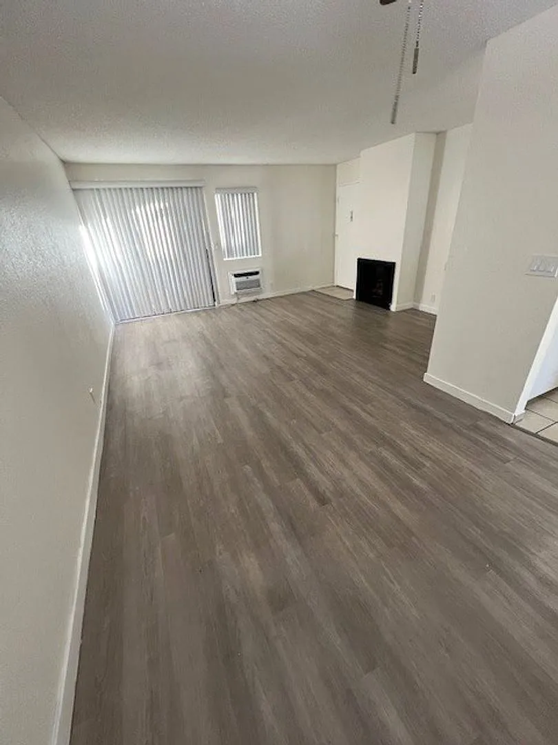 2 bed, 2.0 bath, $2,075 — Photo 1