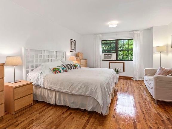 4th image of 209 Lexington Ave #2