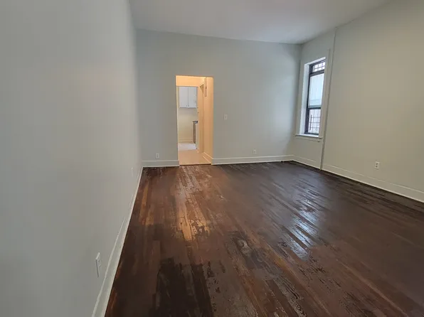 773 Eastern Parkway image 7 of 8