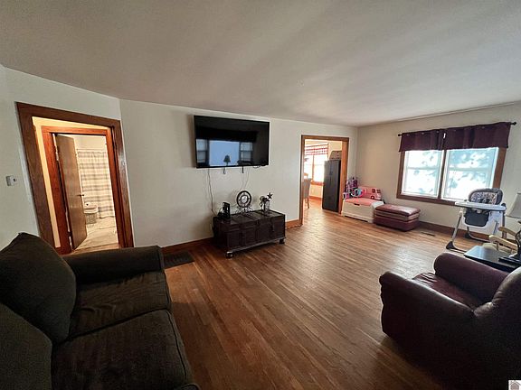 3rd image of 291 1st St
