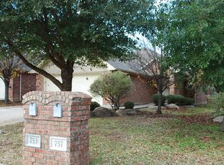 753 Stribling Cir, Azle, TX 76020