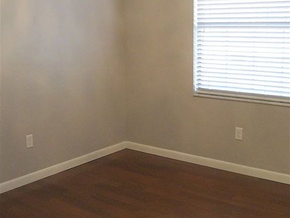 4th image of 4407 NW 20th St