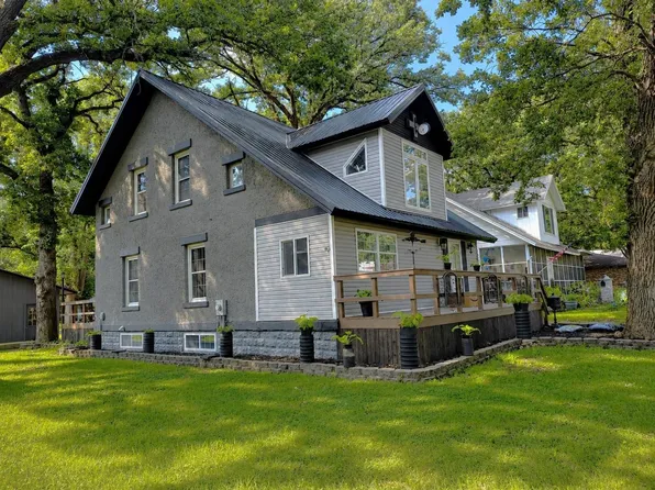 1203 N 6th St, Estherville, IA 51334