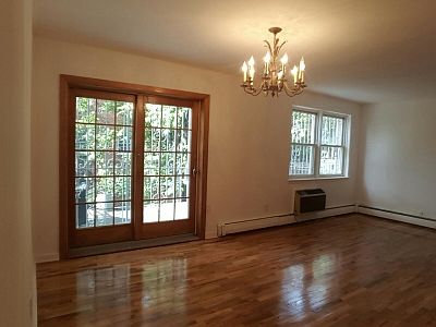 3rd image of 2072 Pearson St #1