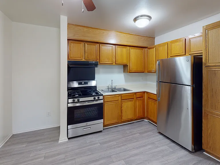 Midtown Park Apartments — Photo 16