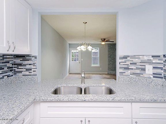 3rd image of 11225 Shady Glen Dr