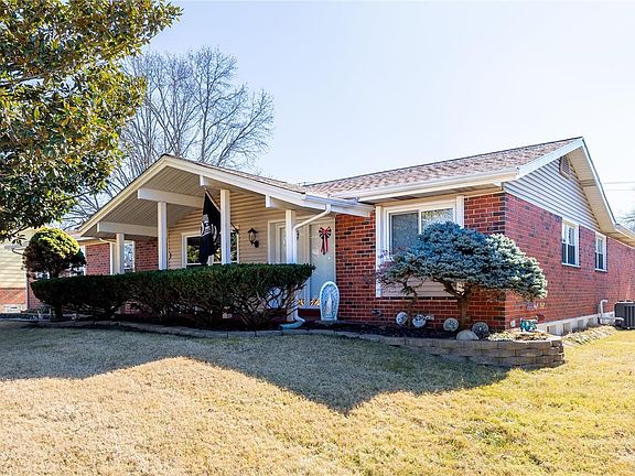 3rd image of 2620 Dresden Dr