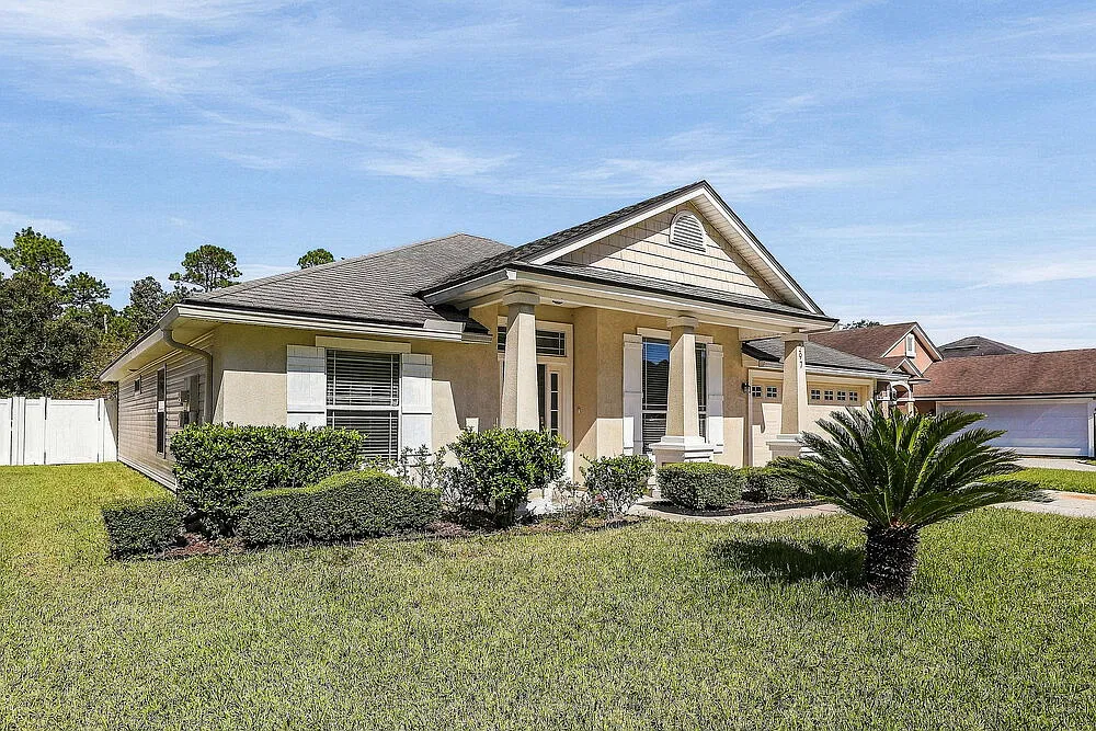 4 bed, 2.0 bath, 1958 sqft, $2,330 — Photo 3