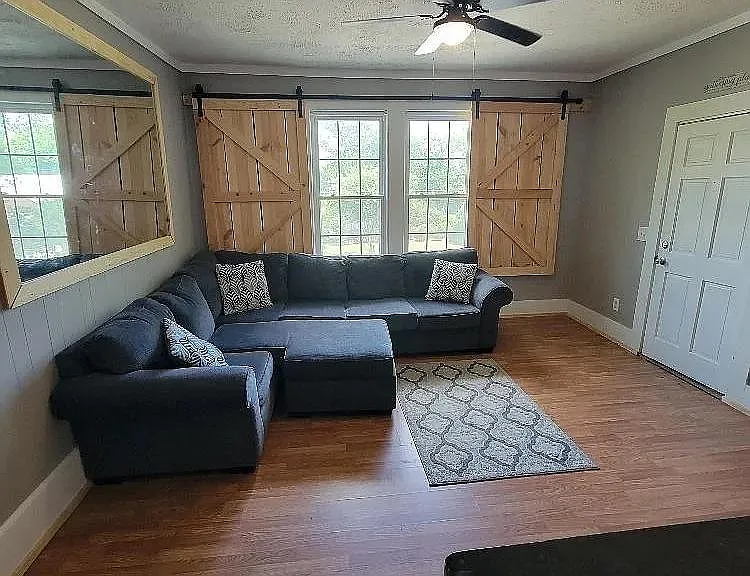 Unit Photo