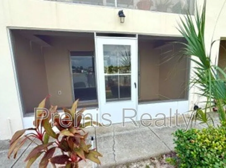 333 Island Way #1 — Photo 2