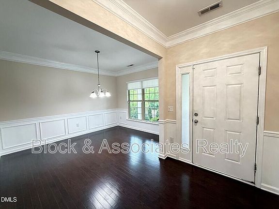 3rd image of 1017 Magnolia Blossom Ln
