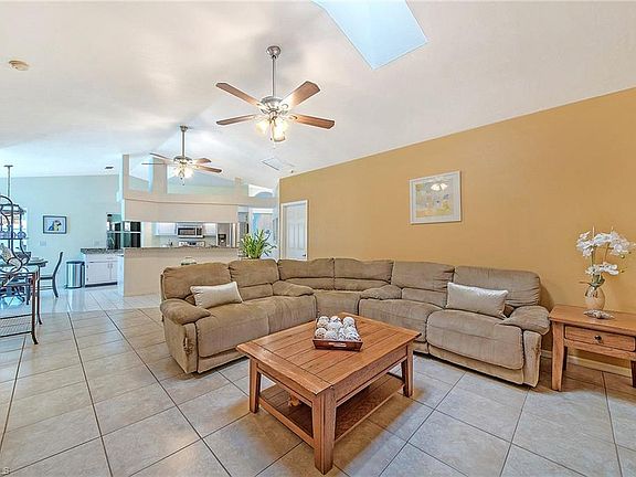 5th image of 8849 Banyan Cove Cir