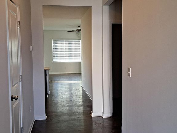 2nd image of 605 Galveston St
