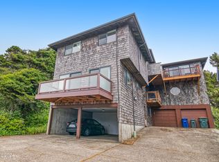 646 SW 11th St APT 1, Newport, OR 97365