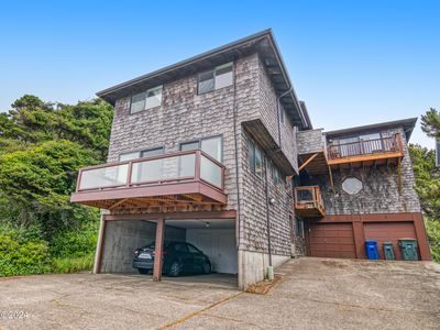 646 SW 11th St APT 1, Newport, OR, 97365