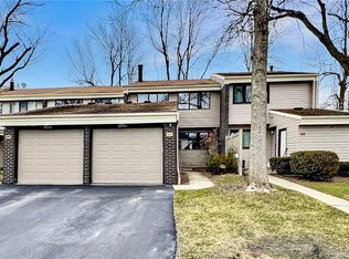 1005 Forest Edge Dr, East Amherst, NY 14051