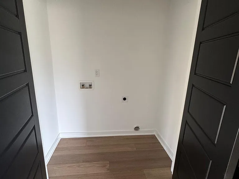 518 Crump St — Photo 8